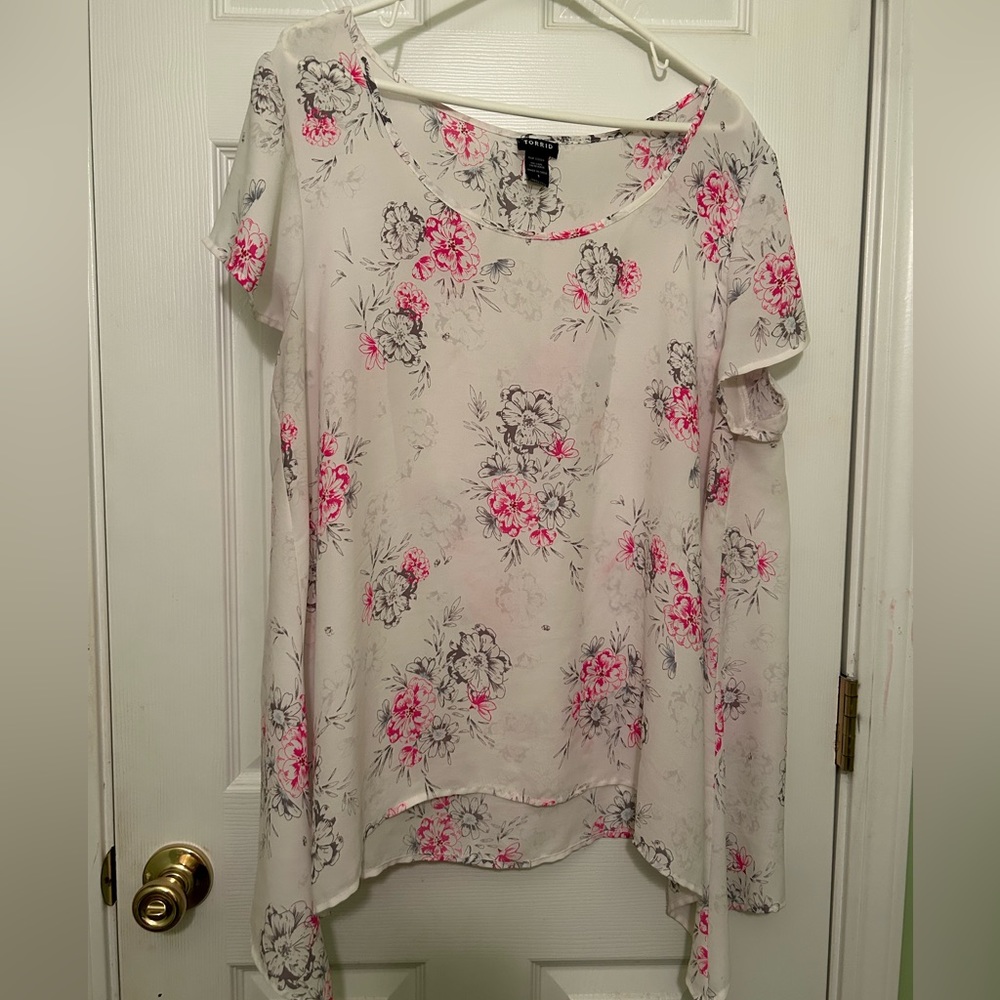 Torrid rose print blouse